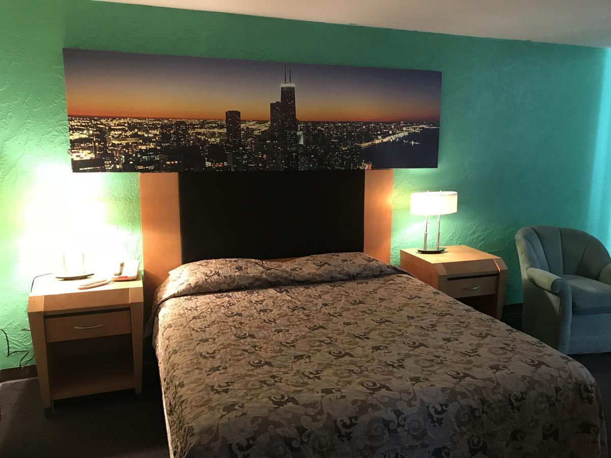 Fiesta Motel Pontiac Екстериор снимка