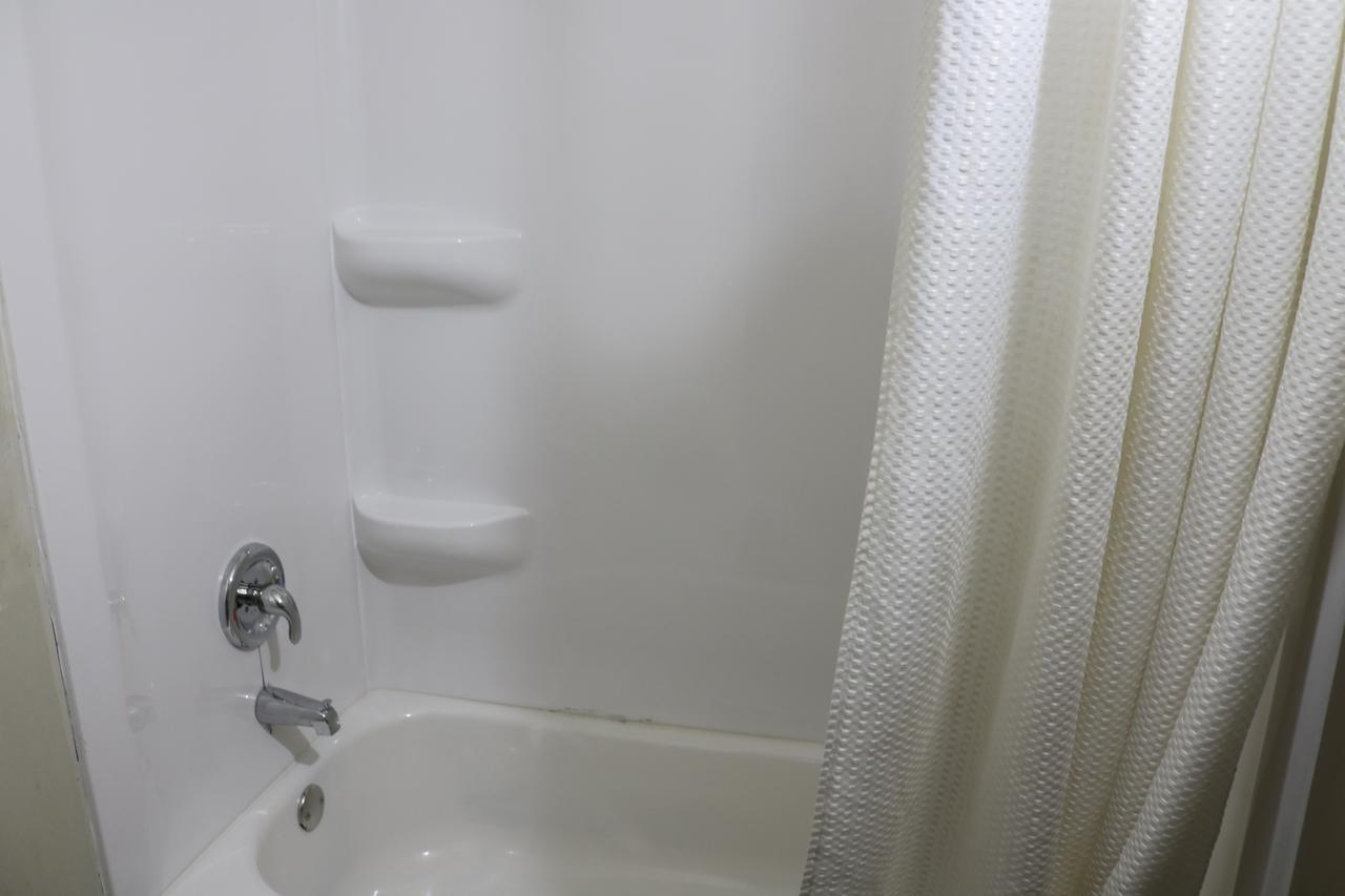Fiesta Motel Pontiac Екстериор снимка