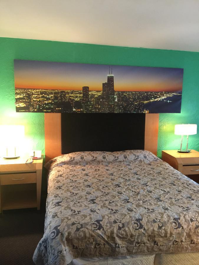 Fiesta Motel Pontiac Екстериор снимка