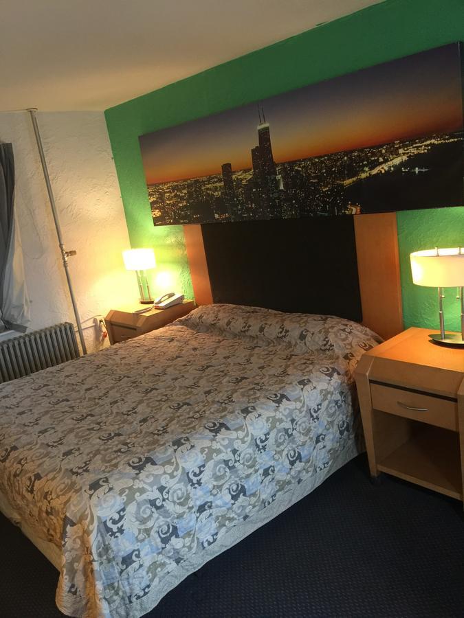 Fiesta Motel Pontiac Екстериор снимка